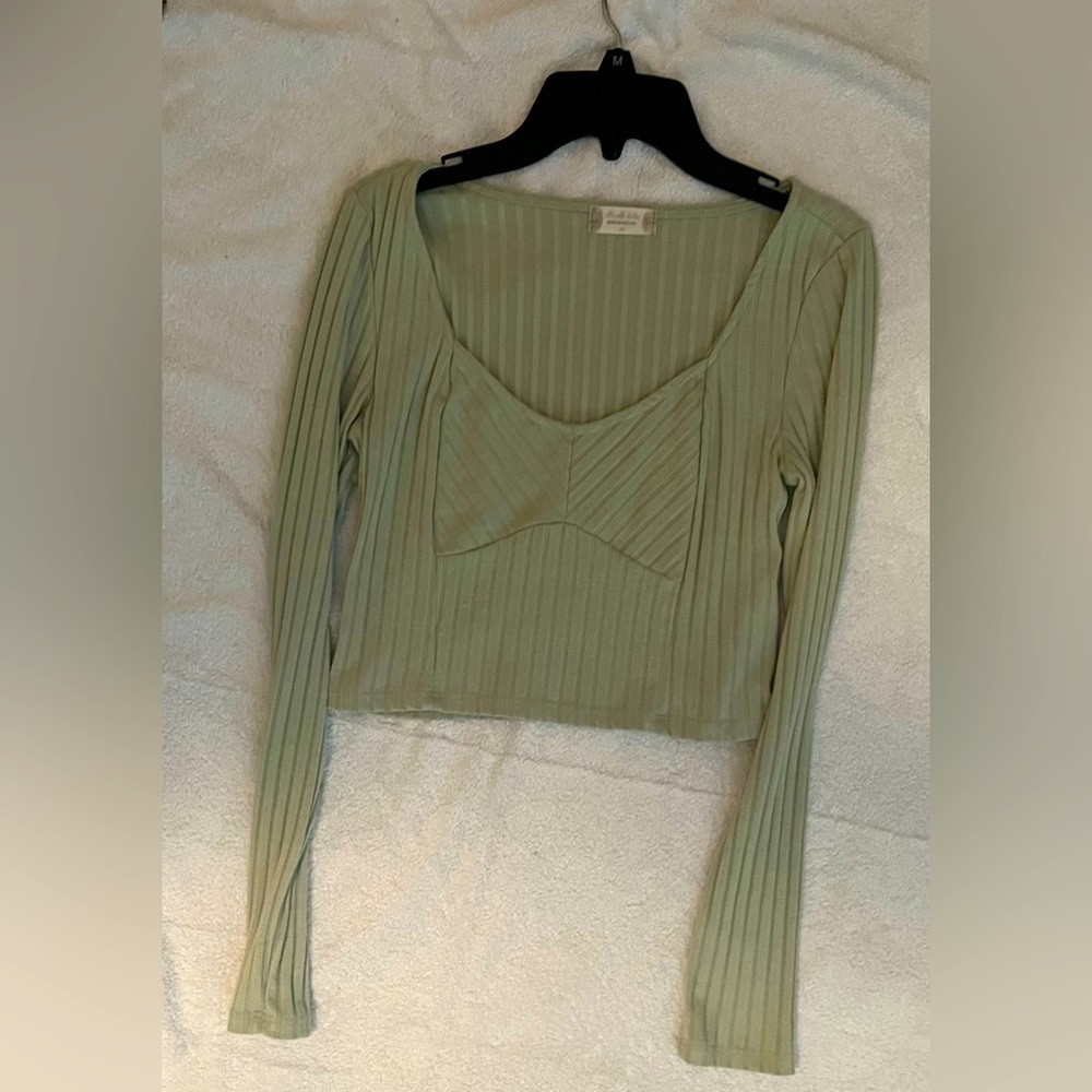 Women’s cropped tight fit going out shirt